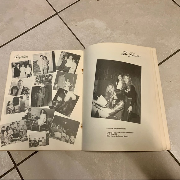 Lot of 4 vintage country music magazines with signatures - Picture 3 of 8